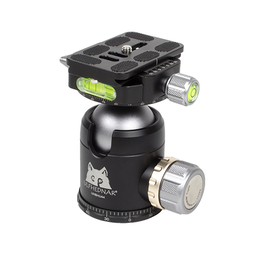 Der ULFHEDNAR Ballhead Arca-Style trägt bis zu 20kg, ist kompatibel mit Arca-Schienen und bietet dir maximale Stabilität für deine Aufnahmen.