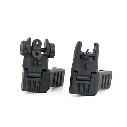 Das Offset AR-15 Flip-Up Sight Set bietet werkzeuglose Höhenverstellung, präzise Windage-Anpassungen und eine niedrige Bauweise für optimale CQB-Performance.