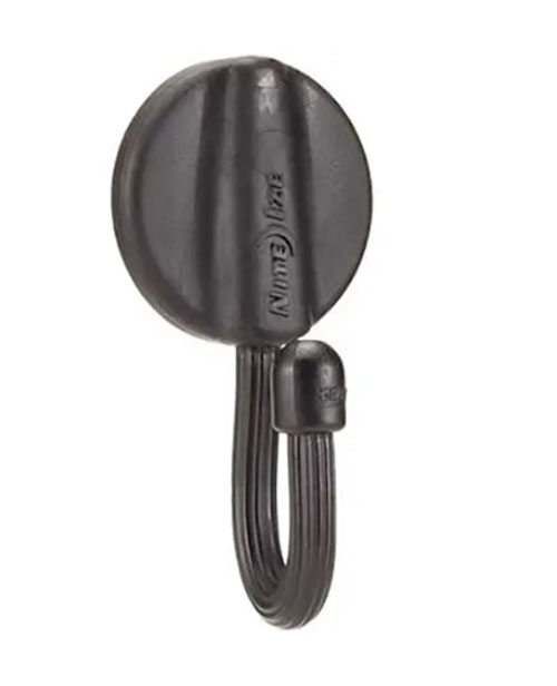 Les Nite Ize 2" Gear Tie Mountables s'installent facilement sur des surfaces lisses, offrant une tenue sécurisée et amovible sans résidu, parfaits pour l'intérieur et l'extérieur.