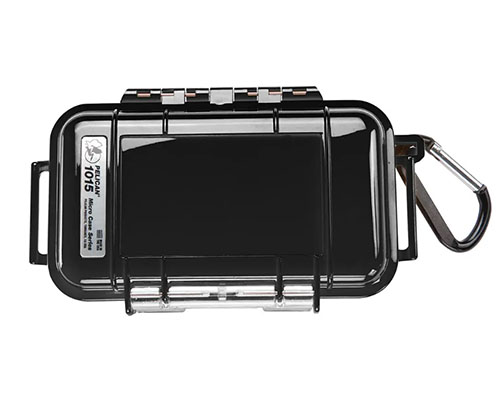Proteggi il tuo Kestrel con il Pelican 1015 Micro Case: resistente, impermeabile, e dotato di carabiner per il trasporto facile e accesso rapido.
