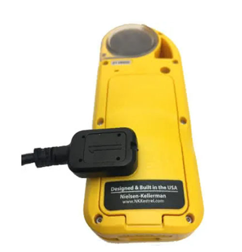 Ce câble USB léger de 3 pieds permet une connexion facile entre les modèles Kestrel 5 et ton PC, idéal pour les mises à jour et le transfert de données.