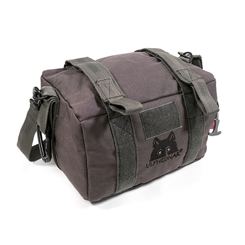 Il cuscino di supporto ULFHEDNAR "Big Boy" 30x22x18 cm in Cordura® offre stabilità e comfort per i tiratori PRS durante il tiro su barricate e recinzioni.