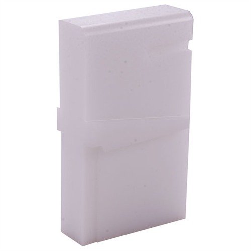 Der 308 AR LOWER RECEIVER VISE BLOCK schützt deinen Receiver beim Spannen im Schraubstock, ist aus robustem Delrin gefertigt und passt auf die meisten AR-Style .308 Gewehre.