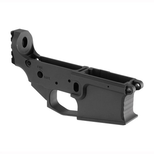 Der BRN-180M® Lower Receiver von Brownells ist aus Billet 7075 T-6 Aluminium, kompatibel mit Mil-Spec Teilen und bietet eine integrierte Picatinny-Schiene.