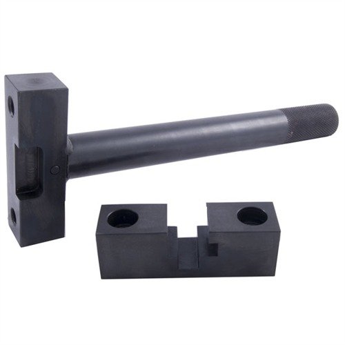 Il sistema di chiave d'azione M1 Carbine offre supporto completo al ricevitore, riducendo il rischio di danni e aumentando la superficie di presa per un'azione sicura.