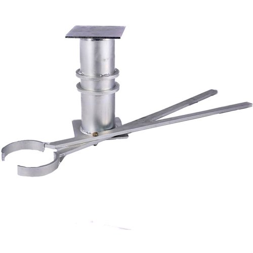 Il crogiolo e le pinze di Brownells facilitano la tempra a colori, offrendo spazio per azioni di fucile e una maneggevolezza sicura grazie ai manici lunghi.