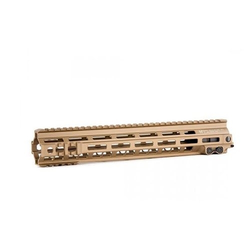 Il Super Modular Rail MK4 M-LOK™ di Geissele è ultra-leggero, offre sezioni picatinny integrate e massima ventilazione per dissipazione del calore, mantenendo robustezza e modularità.