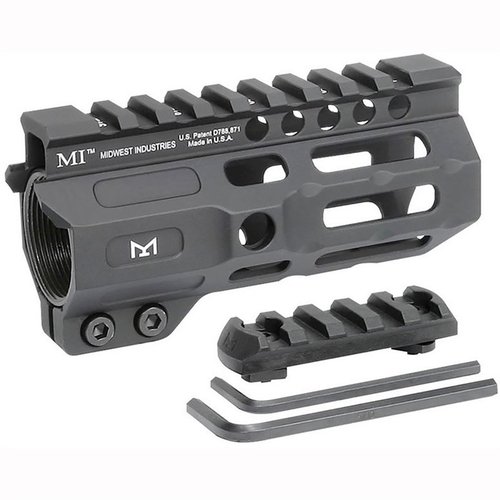 Le Midwest Industries Combat M-LOK est un garde-main en aluminium, léger et personnalisable, avec des points d'attache M-LOK et un rail Picatinny intégré.