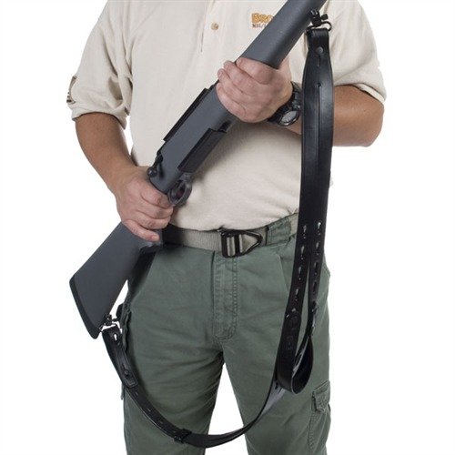 Der GALCO Safari Ching Sling bietet dir stabilen Schiesssupport und komfortables Tragen durch seine breite Konstruktion und das innovative Keyhole-Befestigungssystem.