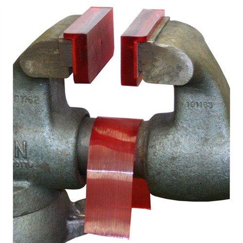 Die MAGNETIC SOFT JAWS bieten einen sicheren Halt für deine Waffen, schützen sie vor Kratzern und sind einfach zu reinigen – ideal für jede Werkstatt!