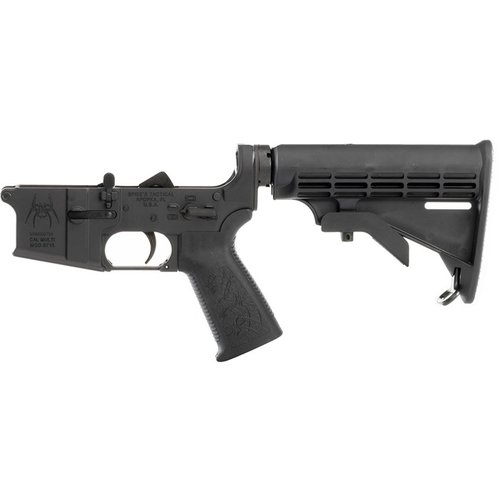Der AR-15 COMPLETE M4 LOWER RECEIVER aus 7075 T6 Aluminium bietet präzise Passform, robusten Schutz und umfangreiche Ausstattung für optimale Leistung.