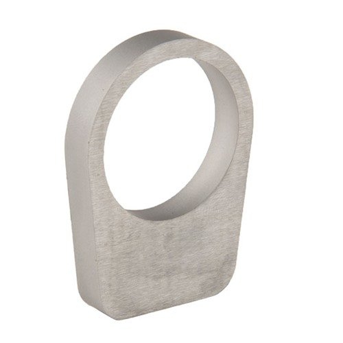 Der REMINGTON 700 Recoil Lug aus 17-4 PH Edelstahl sorgt für Präzision und Langlebigkeit, mit abgerundeten Ecken zum Schutz der Bettung während der Installation.