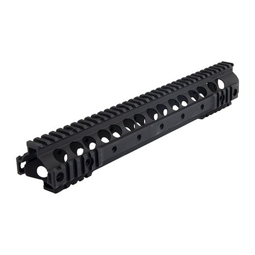 Il KAC URX III & 3.1 è un forend modulare e free floating per AR-15, leggero e con attacchi Picatinny, ideale per un grip confortevole e compatibilità ambidestra.