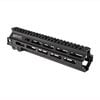 Le rail modulaire MK8 M-LOK de Geissele est léger, robuste, et offre de nombreux points d'attache M-LOK, parfait pour personnaliser ton AR-15/M16.