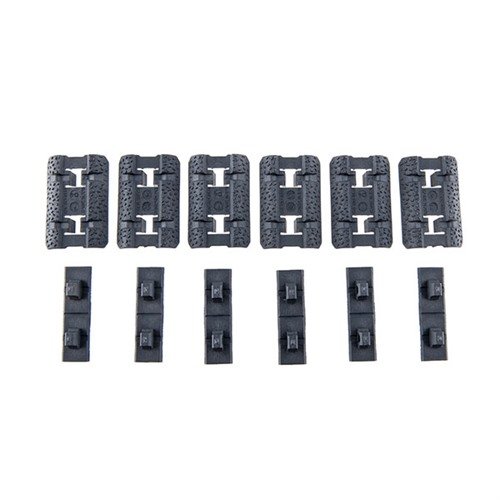 I copri-rail M-LOK Type 2 di Magpul offrono un profilo basso, installazione semplice, superficie testurizzata per una migliore presa e possibilità di personalizzazione.