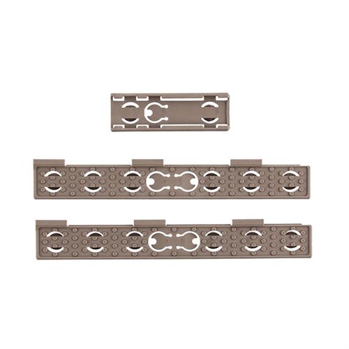 Mit dem KAC Keymod Wire Management Kit erhältst du 2 griffige Polymer-Panels und eine Switch-Tasche, um Kabel sicher und ordentlich zu verstauen.