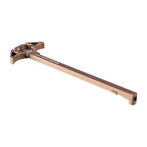 Il Super Charging Handle 7.62 offre un design ambidestro, una presa testurizzata e riduce il gas di ritorno, disponibile in nero e DDC.