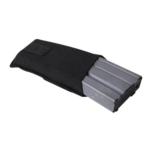 Der TEN-SPEED M4 Magazin Pouch von Blue Force Gear ist leicht, bequem und ermöglicht schnellen Zugriff auf dein M4-Magazin, perfekt für den Einsatz im Gelände.