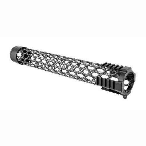 Le handguard Atlas Free Float en fibre de carbone t'offre légèreté, durabilité et une excellente dissipation de la chaleur pour une performance optimale.