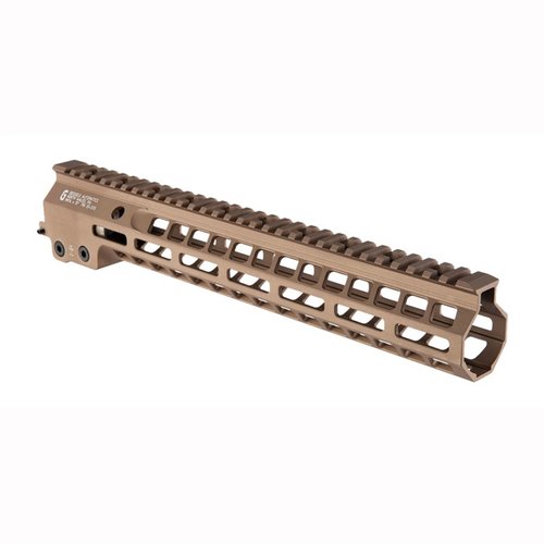 Der Geissele MK14 Super Modular Rail Handguard bietet eine schlanke Bauweise, umfangreiche M-LOK-Befestigungsmöglichkeiten und eine durchgehende Picatinny-Schiene.
