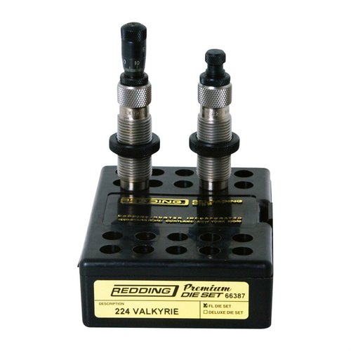 Le PREMIUM FULL LENGTH DIE SET 224 VALKYRIE de REDDING offre une précision accrue grâce à un Carbide Size Button et un Bullet Seating Micrometer pour un rechargement optimal.