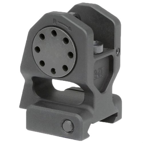 Die AR-15 Combat Back-Up Rear Sight von Midwest Industries bietet eine verbesserte A2 Apertur, ist leichter, aus 6061-T6 Aluminium gefertigt und perfekt für präzise Anpassungen.