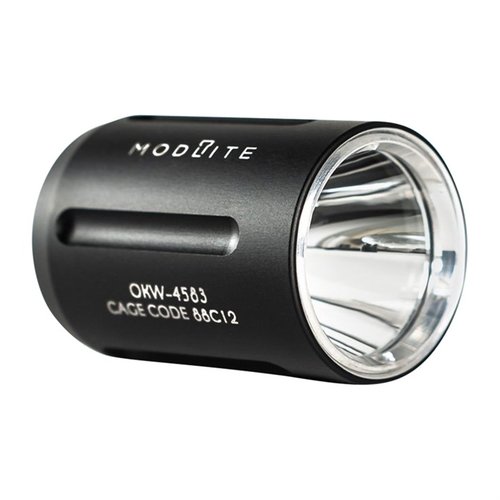 La testa di luce OKW offre 680 lumen con una portata superiore del 400% rispetto al M600DF, ideale per situazioni che richiedono un'illuminazione estrema.