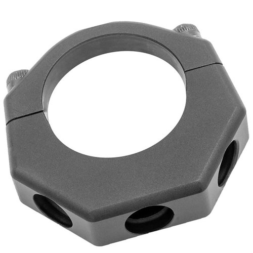 Die TRI-BASE SLING MOUNT für Mil-Spec Buffer Tubes bietet 3 Montagepositionen, ist aus 6061 Aluminium, erfordert keine Demontage und kommt mit Montageschrauben.