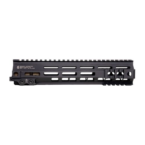 La Super Modular Rail MK4 M-LOK™ di Geissele è ultra-leggera, offre sezioni picatinny integrate e massima ventilazione per dissipazione del calore, mantenendo rigidità e modularità.
