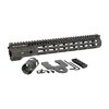 Le Night Fighter Handguards M-LOK di Midwest Industries offrono un design ultra-rigido, riduzione degli spostamenti del punto d'impatto e compatibilità con laser popolari.