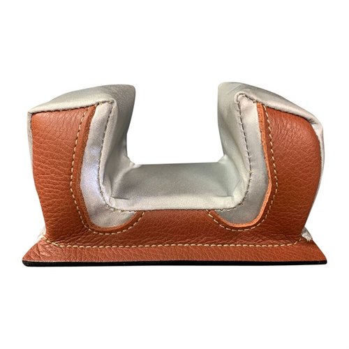 Der EDGEBAG STANDARD FRONT REST ist ideal für Sinclair-Style Vorderriegel und bietet extra hohe Ohren für sicheren Halt deiner Waffe. Masse: 5-1/2