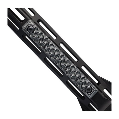 Die VZ Hydra Rail Panels bieten eine wavy Textur für optimalen Grip, sind kompatibel mit 3 M-LOK Slots und haben eine Länge von 120mm für vielseitige Anwendungen.