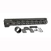 Le handguard AR-15 G4 M-LOK de Midwest Industries est léger, durable, et offre de nombreuses options de montage avec un rail picatinny continu et des poches QD.