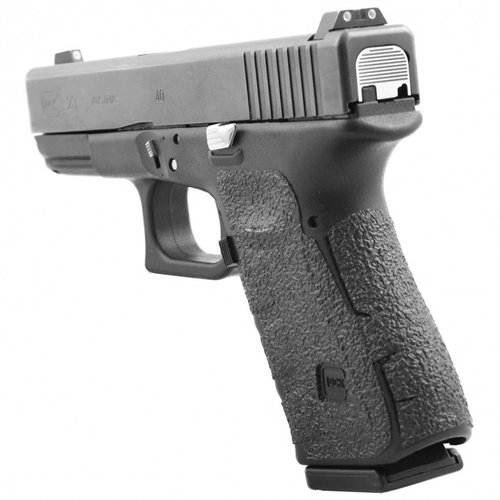 Améliore le contrôle de ton Glock Gen 3 avec le grip tape Talon, facile à appliquer, qui couvre entièrement et s'adapte parfaitement aux modèles G19, G23, G25, G32 et G38.