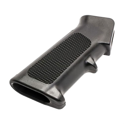 Il CMMG AR-15 A2 Pistol Grip offre una presa ergonomica e comfort migliorato, ideale per il tiro di precisione e l'uso prolungato. Colore nero elegante.