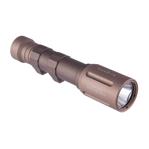 Il Modlite OKW-18650 offre 680 lumen, 69.000 candela e una durata di 75 minuti, ideale per uso interno ed esterno, con garanzia a vita.