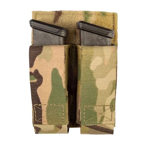 Die Double Pistol Magazine Pouch von Grey Ghost Gear bietet Platz für zwei Magazine, ist aus strapazierfähigem Laminat-Nylon und hat starke Magnete für sicheren Halt.