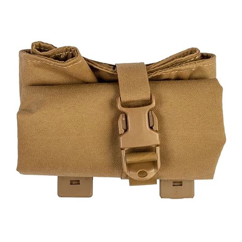 Le Roll Up Dump Pouch de Grey Ghost Gear offre un rangement supplémentaire, se roule pour un stockage compact et s'attache facilement à ton équipement MOLLE.