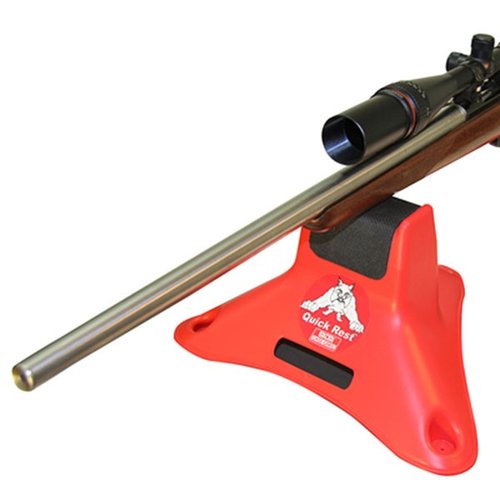 Der Quick Rest Red von CHADWICK & TREFETHEN bietet dir eine stabile und schnelle Unterstützung für dein Gewehr, ideal für präzises Zielen und Schiessen.