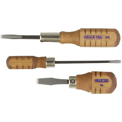 Das COLT SCREWDRIVER SET von GRACE USA bietet präzise, vorgefertigte Schraubendreher für Colt SAA mit robustem Holzgriff und praktischem Transportbeutel.