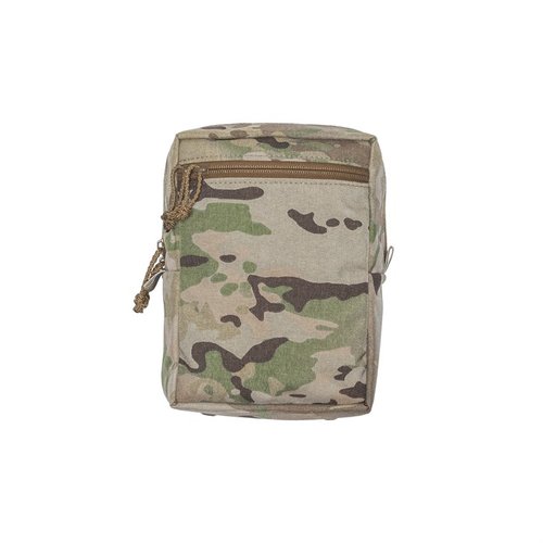 Le TALL GP POUCH de Spiritus Systems offre un espace généreux pour ranger ton matériel, y compris des bouteilles Nalgene et des lunettes de vision nocturne.