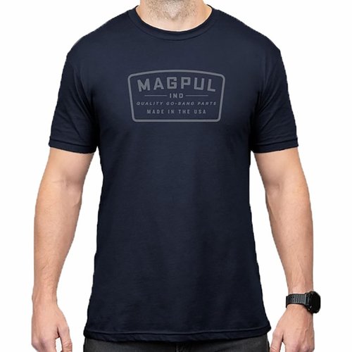 Scopri la maglietta in cotone 100% di Magpul, leggera e resistente, con design classico, etichetta interna senza tag e cuciture doppie per una maggiore durata.