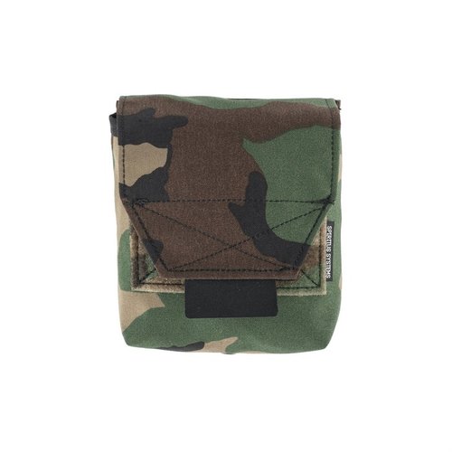 Die JSTA Pouch bietet platzsparende Lösungen mit zwei Fächern, die Magazine und GP-Pouch kombinieren. Ideal für MOLLE-Systeme und extrem flach im leeren Zustand.