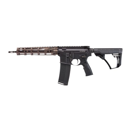 Il DD4 MK18RIII è un fucile leggero e maneggevole con un ricevitore ambidestro e un sistema rail RIS III M-LOK per una maggiore versatilità e controllo.