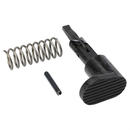 Mit dem Luth-AR Tear Drop Forward Assist Assembly erhältst du die retro Optik der M16E1/A1, plus einfachere Bedienung und alle nötigen Teile für die Installation.