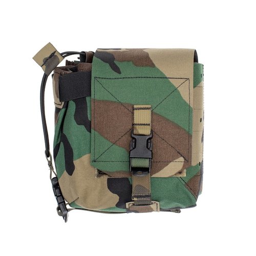 Il Mutant Pouch offre una soluzione di stoccaggio versatile con doppia chiusura, scomparti per radio e accessori, compatibile con sistemi MOLLE.