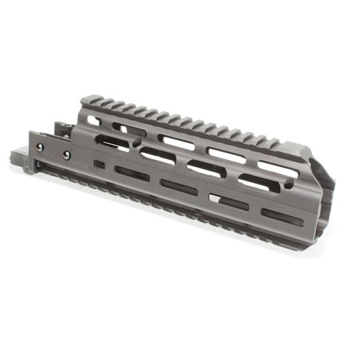 Der YUGO M70/M72 GEN-3 Handguard bietet Modularität, M-LOK Kompatibilität und minimiert Gewicht, während er die Funktionalität deines AK erhält.
