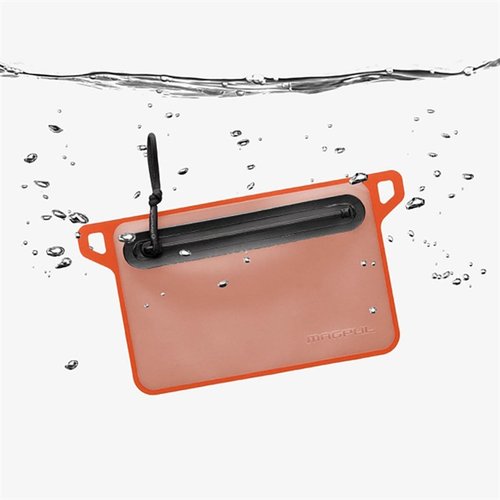Die DAKA Waterproof Window Pouch von Magpul bietet 100% wasserdichten Schutz, einfache Identifikation durch das transparente Fenster und robuste YKK-Reissverschlüsse.