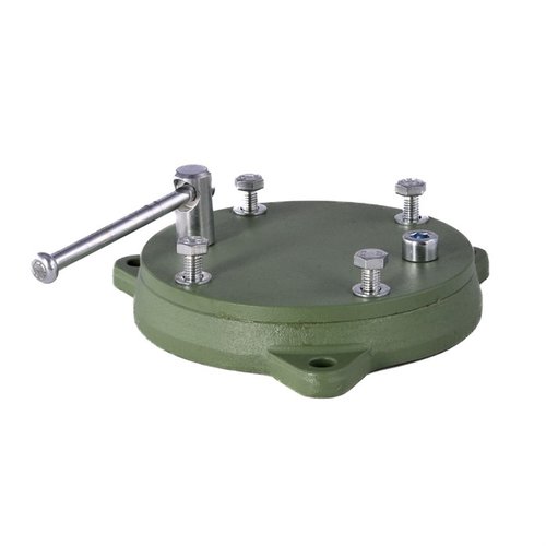 Base rotativa robusta per il tuo Brownells Vise, facile da installare e rimuovere, con meccanismo di rotazione a 360° e finitura verde anti-corrosione.