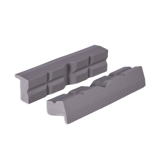 Die BROWNELLS Gunsmith Vise Schutz-Jaws bieten massgeschneiderte Lösungen zum sicheren Halten empfindlicher Teile, ohne sie zu beschädigen. Ideal für jedes Projekt!